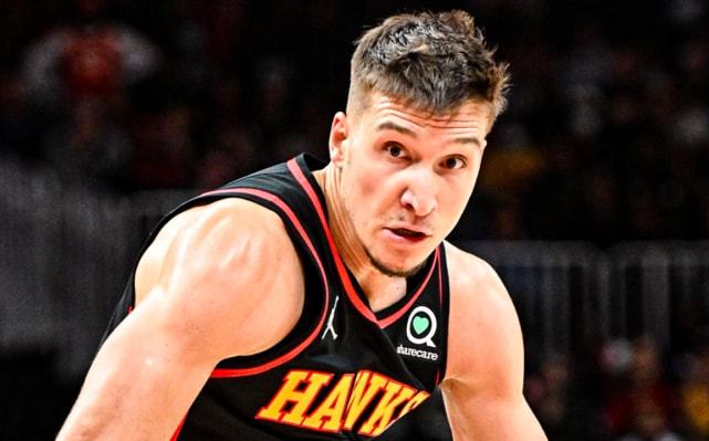 准且全能！史密斯6记三分球拿下27分6板6助2断（手感爆棚兼全能开花，史密斯轰进6记三分砍27分6板6助2断）