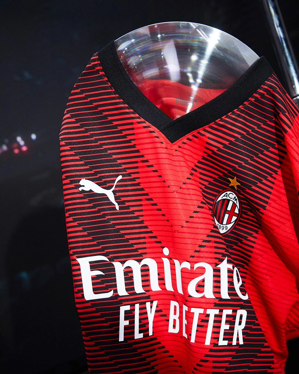 费城内线强势统治篮下（费城内线霸气掌控禁区）