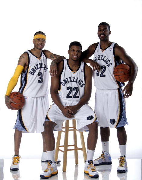 美记爆料：东契奇近期曾向湖人询问能否从雄鹿交易到字母哥（美媒曝：东契奇近日向湖人打听能否从雄鹿换来字母哥）