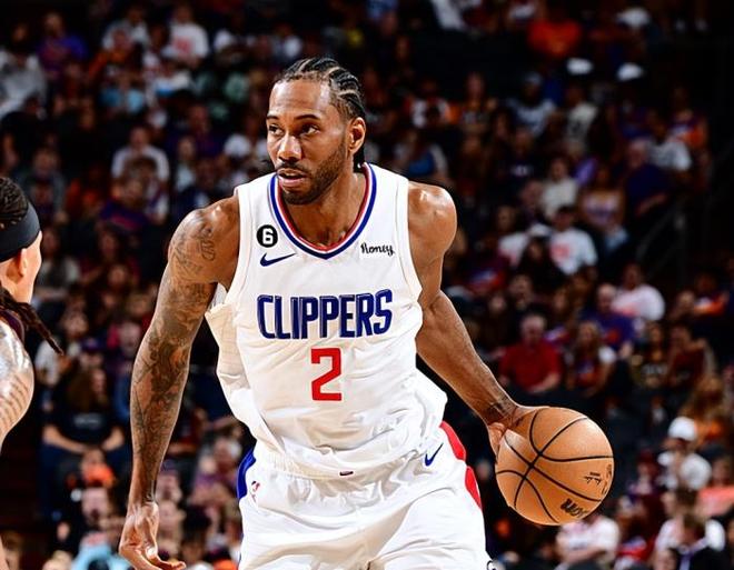 开拓者队记：今天的裁判烂到极点，完全掌控不住局面（开拓者随队记者：今晚裁判表现极差，场面完全失控）