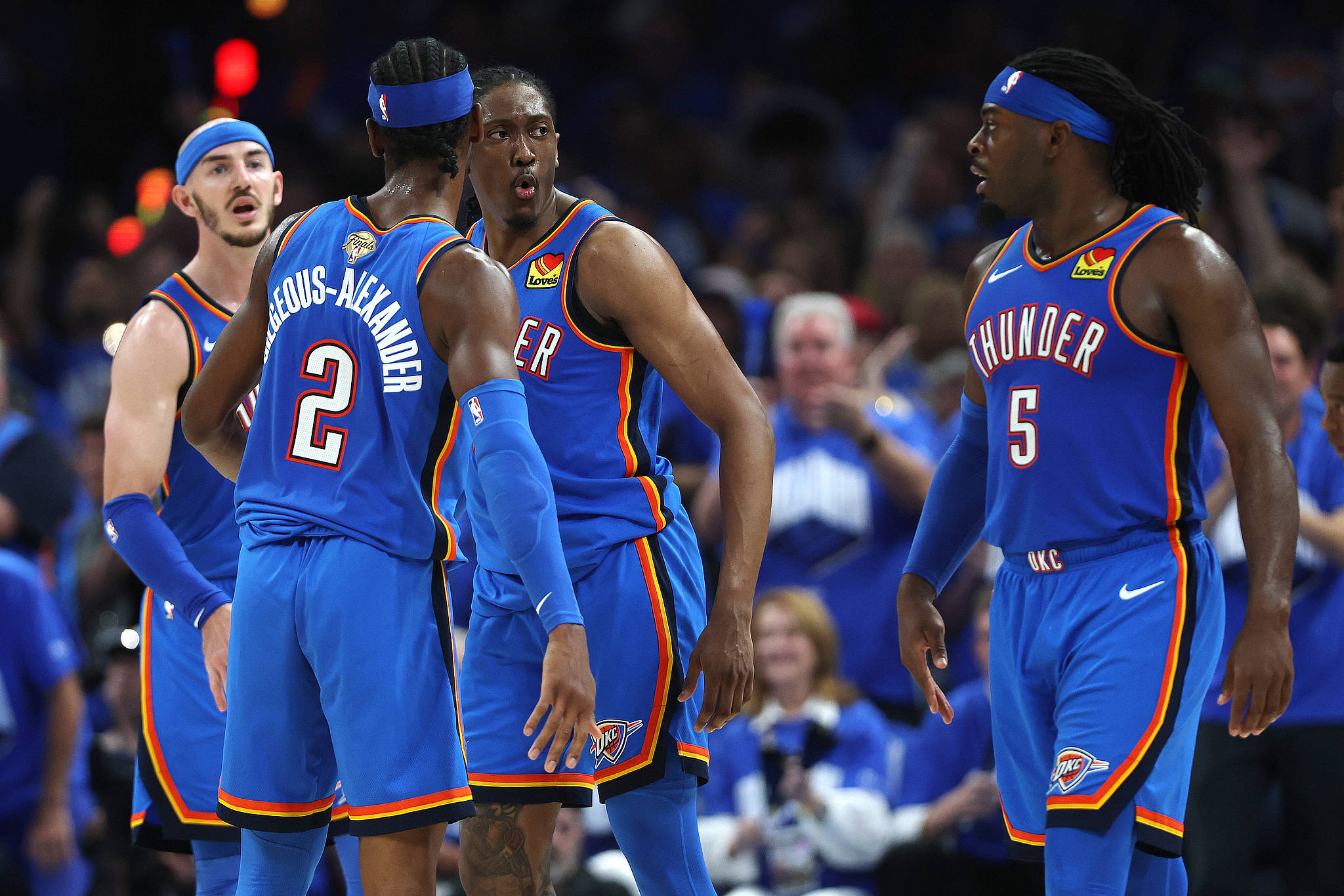 拜仁慕尼黑莱万多夫斯基帽子戏法（拜仁前锋莱万多夫斯基上演帽子戏法）