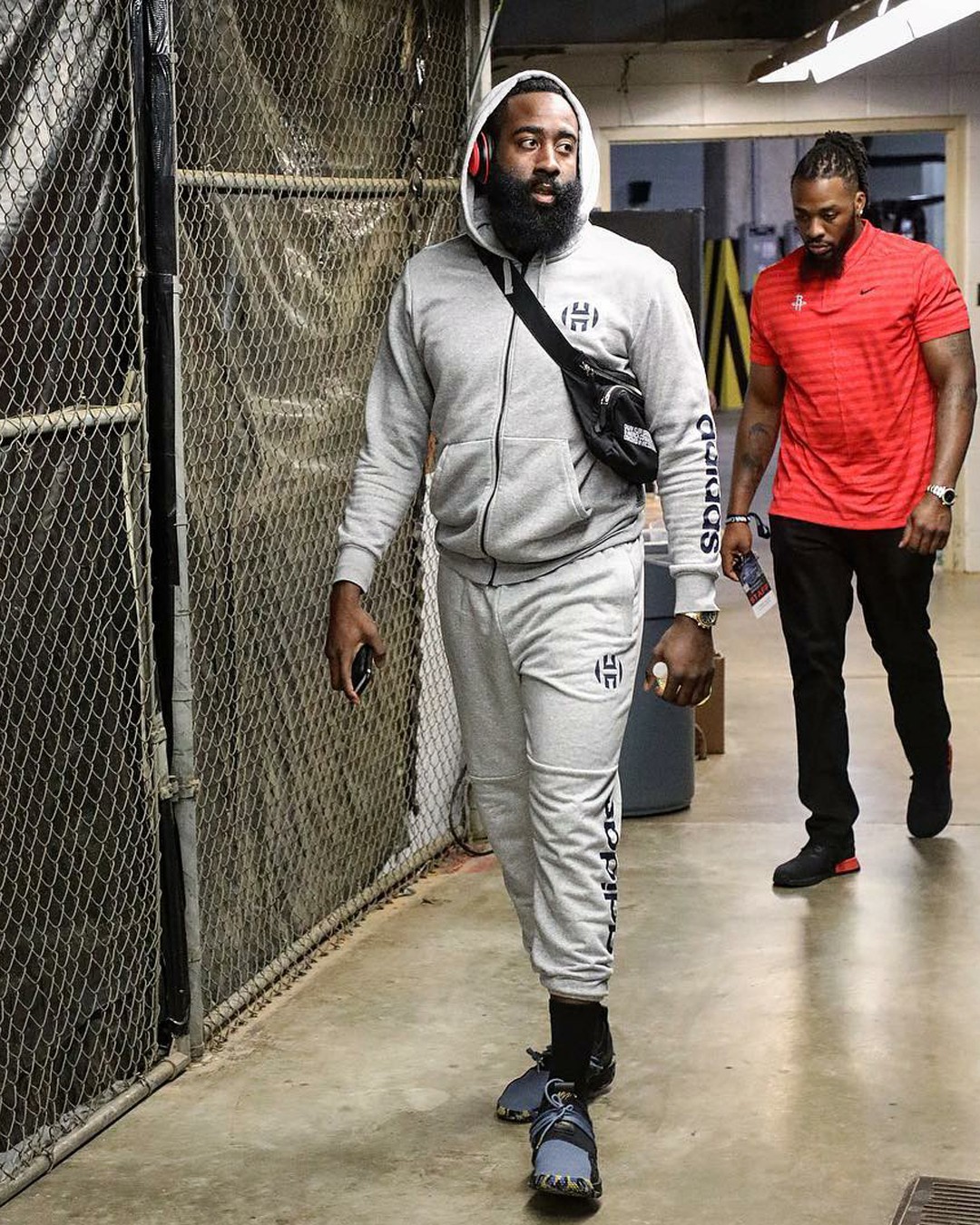 龙赛罗：阿隆索和全队都需尽快接受心理治疗；我们到底怎么了（龙赛罗：阿隆索和全队迫切需要心理疏导，我们到底出了什么问题？）