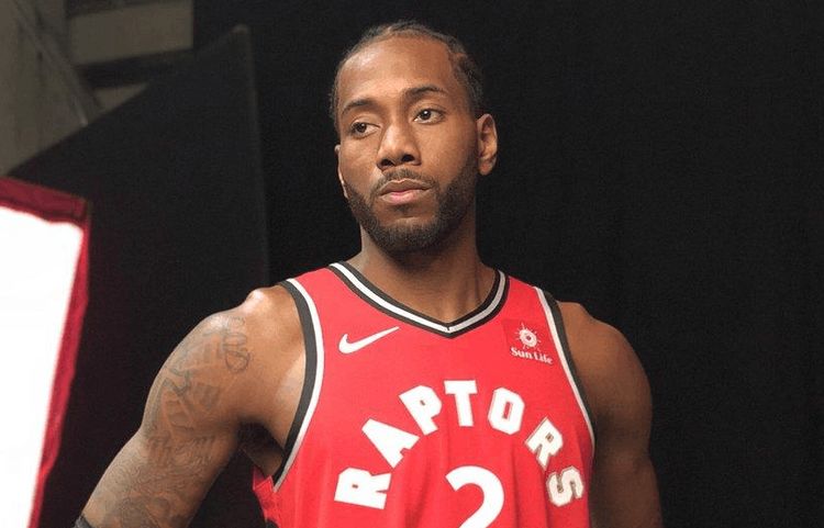 东契奇与里夫斯的兄弟情谊 奠定湖人未来新气象（东契奇与里夫斯的深厚情谊开启湖人新篇章）