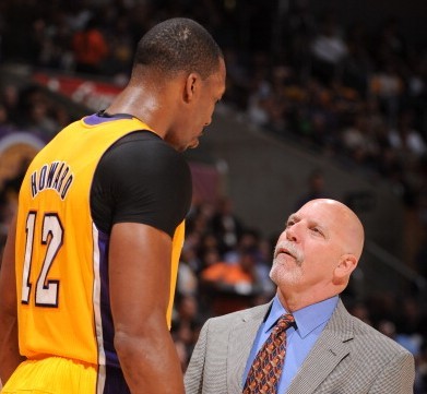 米体：莫拉塔妻子被发现已不再佩戴婚戒，二人感情陷入危机（米体：莫拉塔妻子疑不再戴婚戒，两人关系生变）