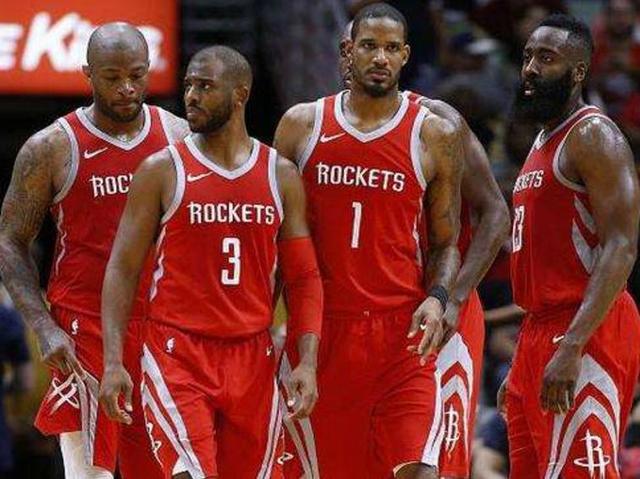 这队的前场连接太顺畅（这队前场联动极其流畅）