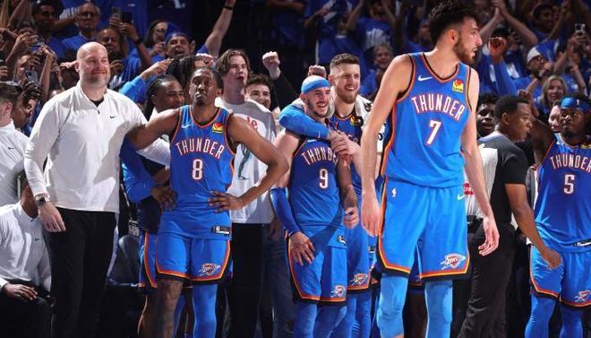 官方：2025赛季中国足球职业联赛颁奖会将于12月12日晚举行（官方确认：2025赛季中国职业足球联赛颁奖典礼将于12月12日晚举行）