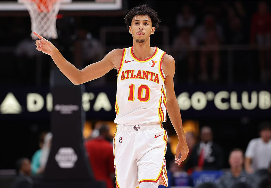 英超战报：B费2射1传，姆伯莫破门，曼联4-1狼队（英超快讯：B费梅开二度送助攻，姆伯莫破门，曼联4比1击退狼队）