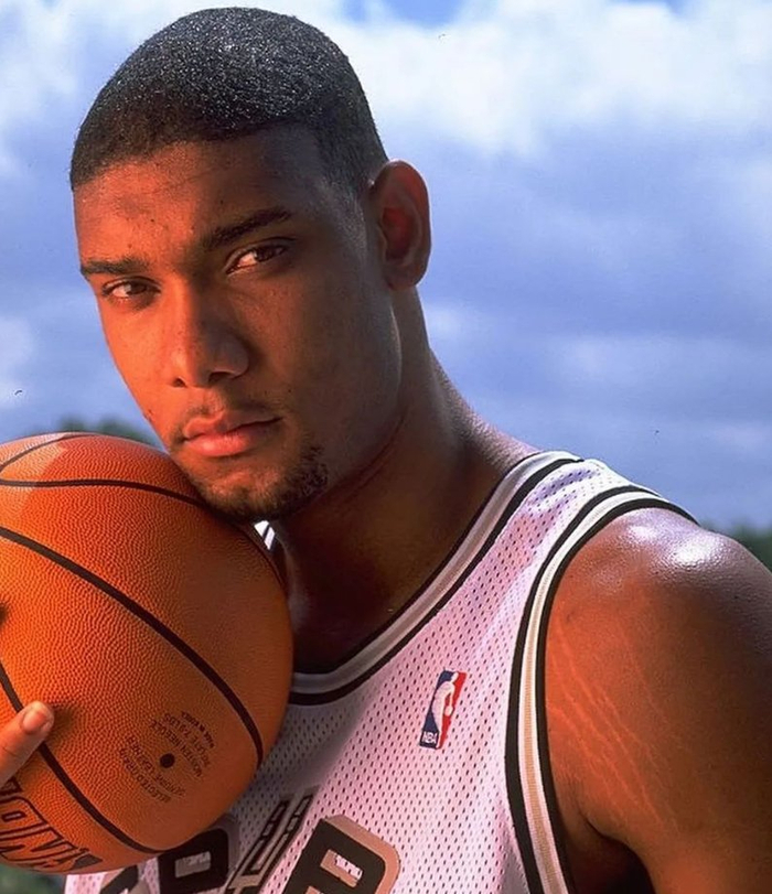 邮报：伊恩-拉什突发健康问题入院，在ICU呆了2天目前情况良好（《邮报》：伊恩-拉什突发健康状况入院，ICU观察两日后目前情况良好）