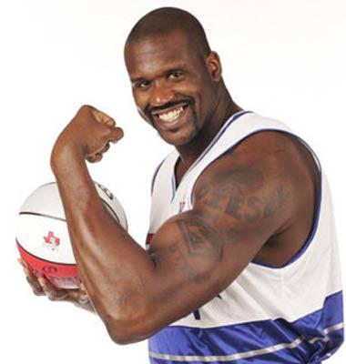 科尔：圣诞大战球馆都洋溢着节日氛围，你会不由自主思念家人（科尔：圣诞大战赛场充满节日气息，让人不由自主想念家人）