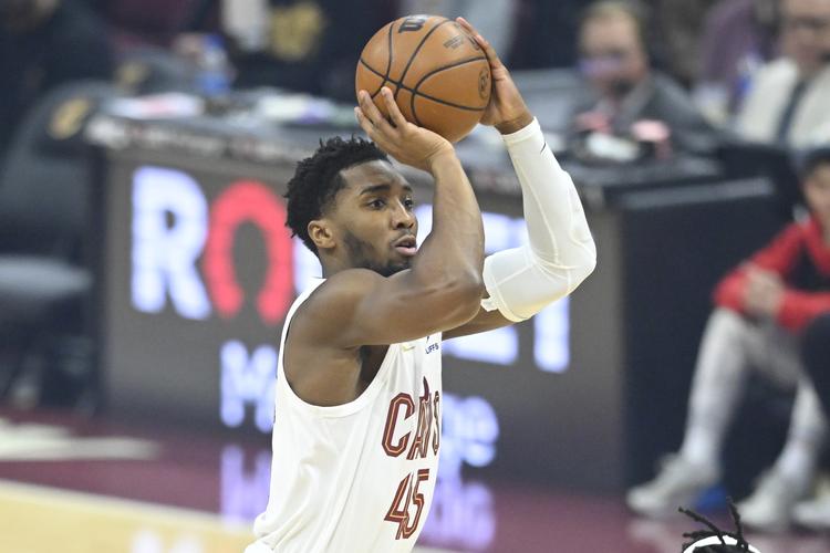 篮球篮网进攻端突然断电，惨遭逆转（篮网进攻突然熄火，惨被逆转）