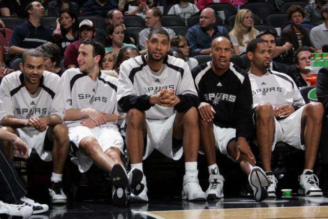 曼联队史最高薪11人阵容：C罗领衔，博格巴和拉什福德入选（曼联史上最高薪11人阵容：C罗领衔，博格巴、拉什福德在列）