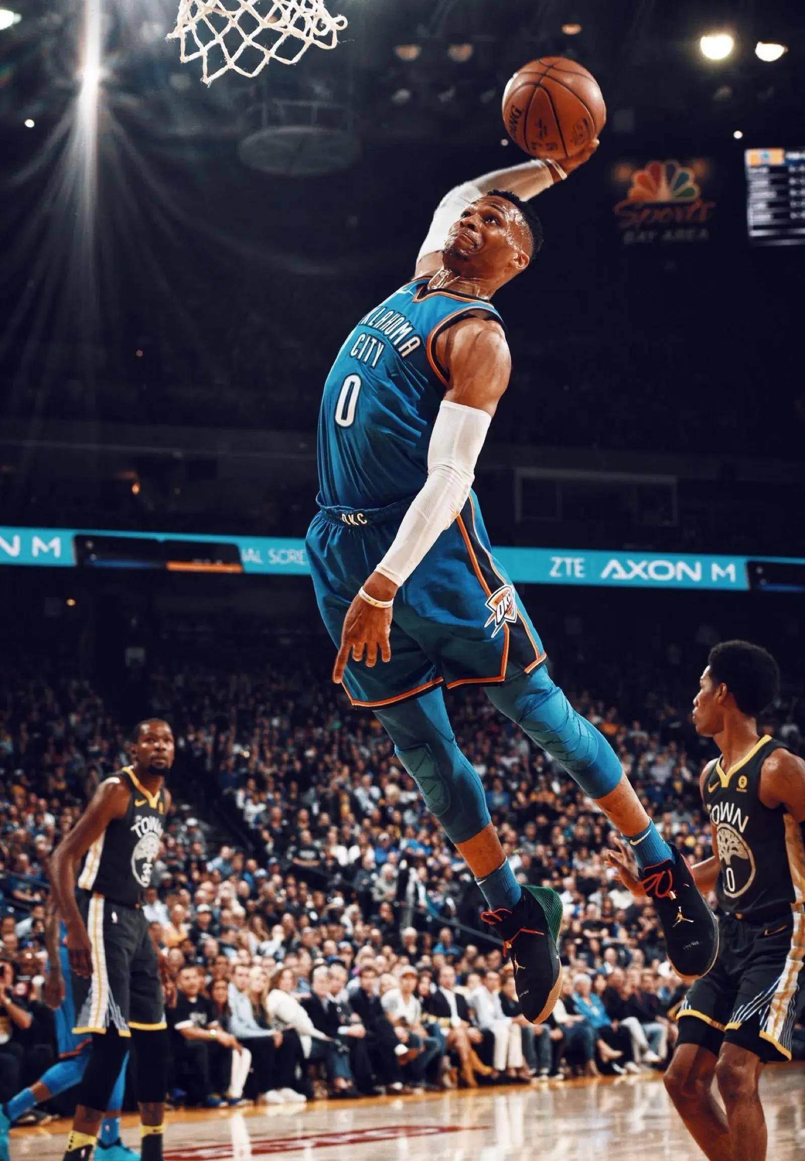 诺伊尔谈续约：取决于我的身体状态，明年3月我会认真考虑（诺伊尔：续约与否看身体情况，明年3月再做慎重决定）