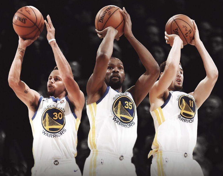 西部前二强强对决：马刺与雷霆再燃战火（西部双雄巅峰交锋：马刺与雷霆再度激战）