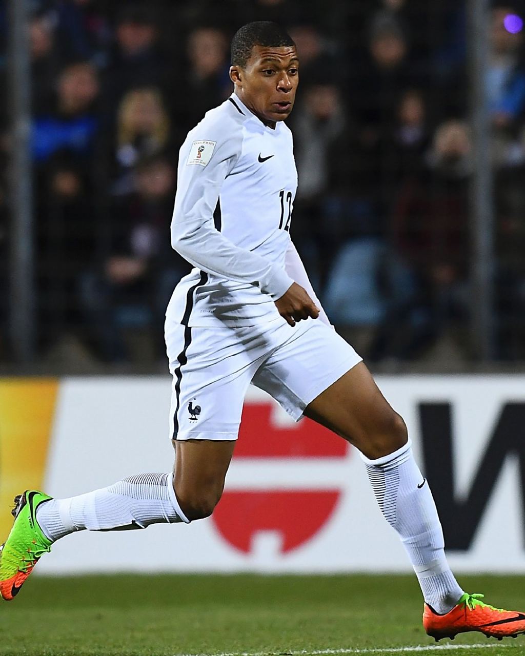 5场零封，秦子牛：自己发挥得还不错，主要是团队踢得非常好（五场零封！秦子牛：个人状态尚可，关键在团队发挥出色）